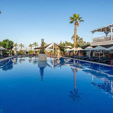 Golden Beach Resort & Spa-2
