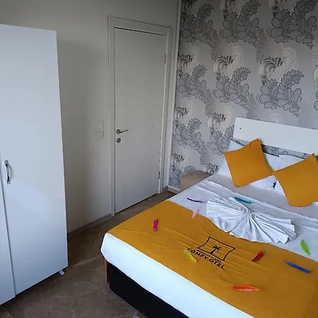 Comfy Otel Antalya Lara-3