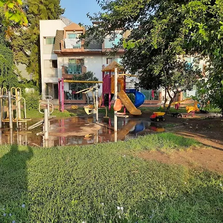 Omorfi Garden Resort-3