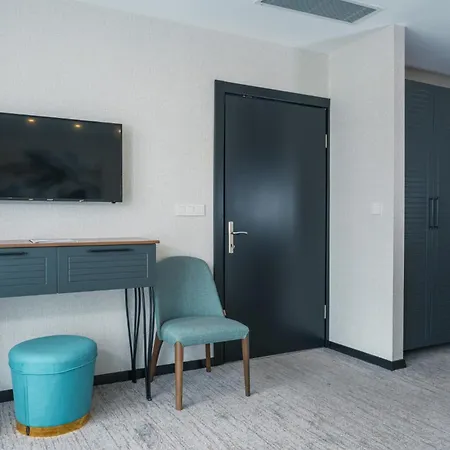 Leo Suites-3