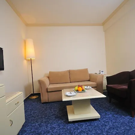Class Hotel-3