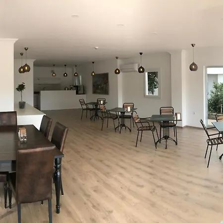 Dekatria Rooms&Aparts-2