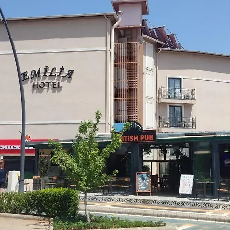 Emilia Otel-3