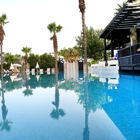 Costa 3S Beach Hotel-3
