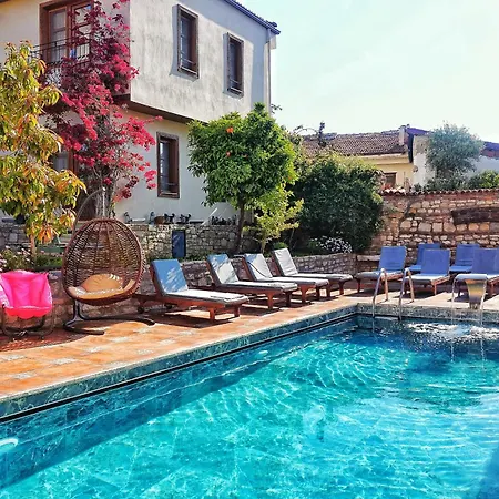Kusadasi Sezgins Boutique Rooms-2