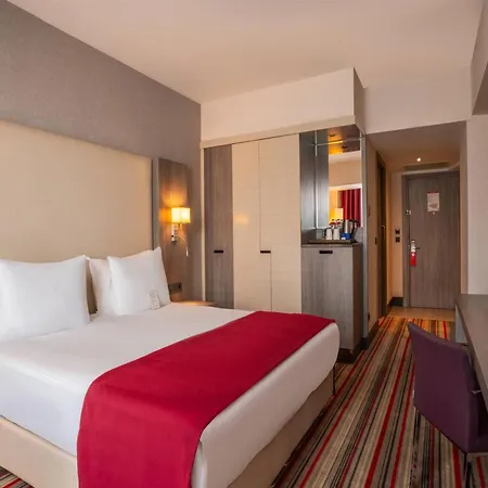 Ramada Plaza By Wyndham Izmir-3