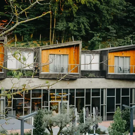 Melekona House-2