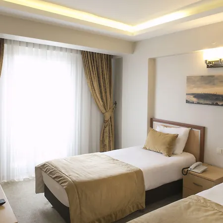 Martinenz Hotel Old City-3