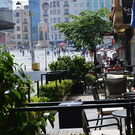 Four Points Flex By Sheraton Istanbul Taksim Square-3