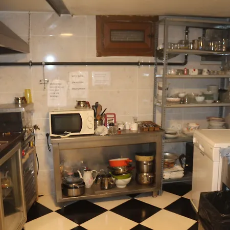 Taksim Hostel Green House Istanbul-2