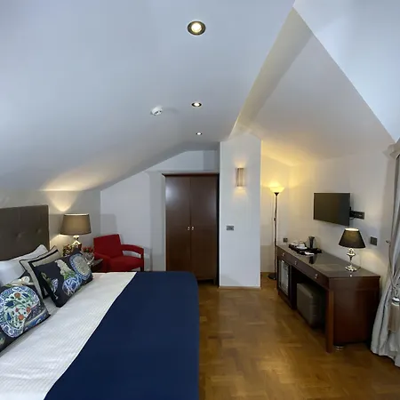 Four Doors Hotel-3