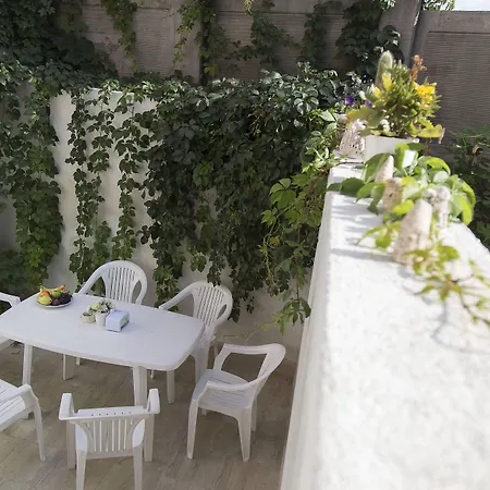 Galley Hotel-2