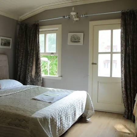 Eagles Budget Home-3
