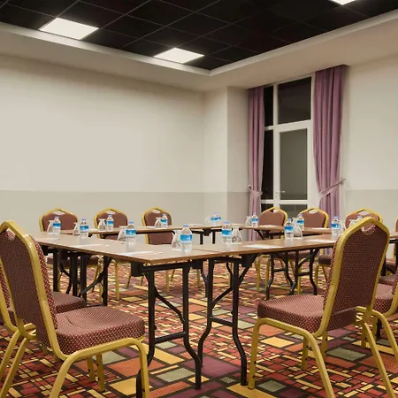 Hawthorn Suites By Wyndham Cerkezkoey-2