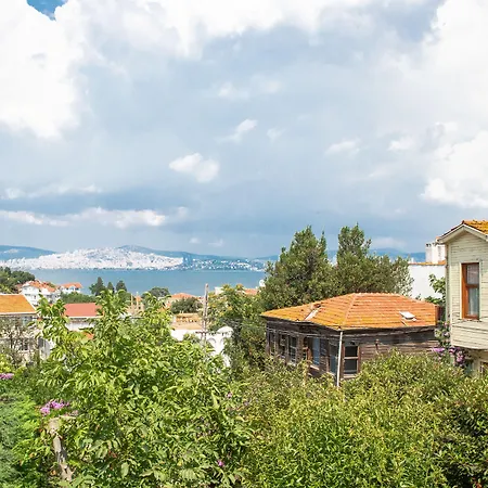 L'Isola Guesthouse (Adults Only)-3