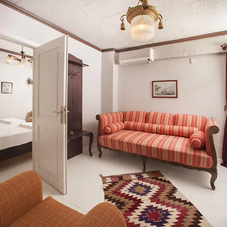 Iola Hotel-2