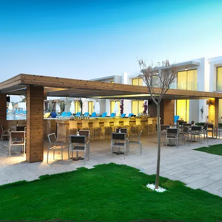Lugga Boutique Hotel & Beach-3
