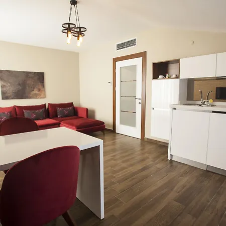 Maxuite Hotel In Home-3