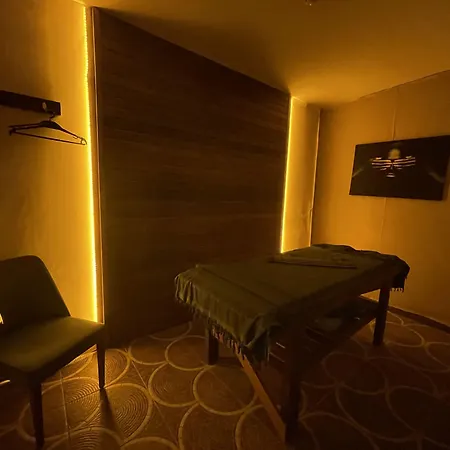 Le Luxe Suites Hotel-2