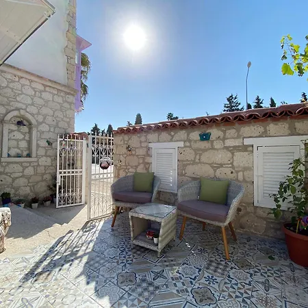 Fatma Hanım Konağı Alaçatı-2