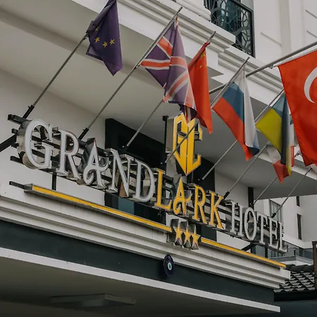 Grand Lark Hotel-2