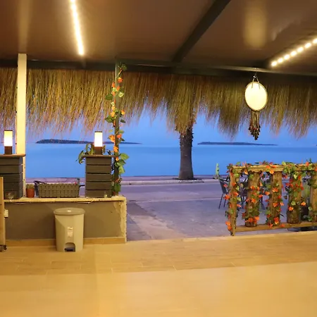 Trend Cesmealti Hotel & Lounge-3