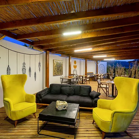 Anda Beach Bistro & Rooms-2