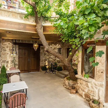 Foremanson Cave Hotel-2