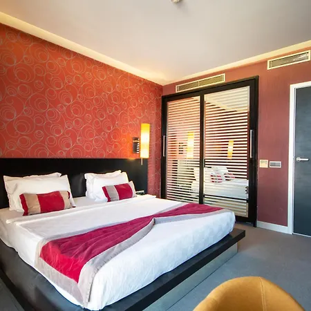 Vernazza Suites-2