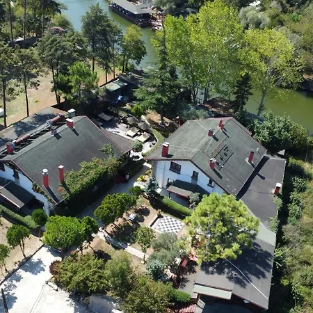 Treetops Park Hotel-2