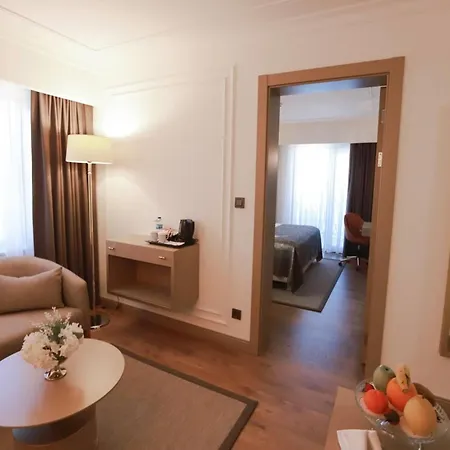 La Quinta By Wyndham Giresun-2