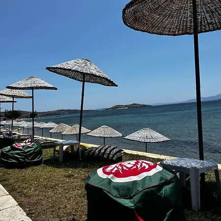 Teras Motel 12 Adults Only-3