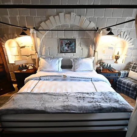 Seraphim Cave Suites & Spa-2