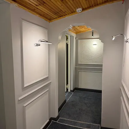 Lily Airport Otel-3