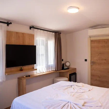 Sunmed Lodge-3