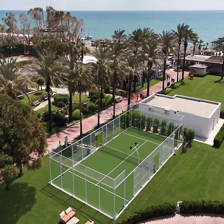 Titanic Deluxe Lara-3
