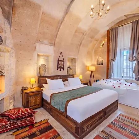 Cappa Via Cave Hotel-3
