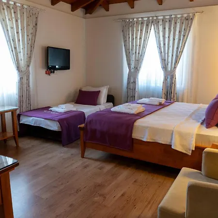 Alacati Leylak Hotel-3