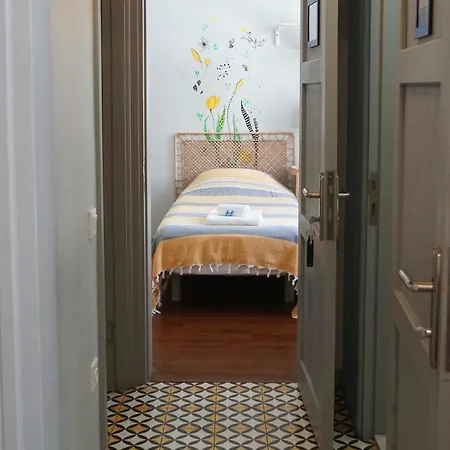 Tilas - Rooms In 19Th Century Wooden Townhouse,Kadikoy-2