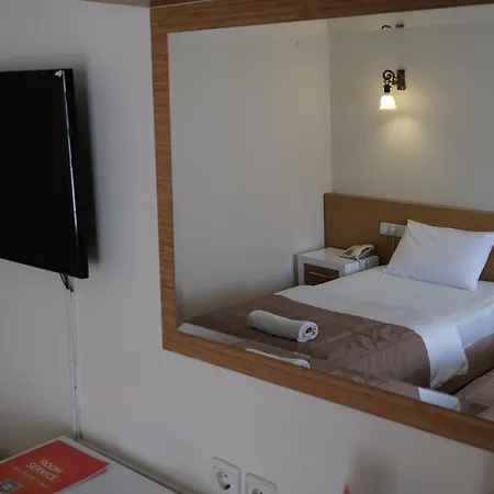 Uestuen Hotel Alsancak-3