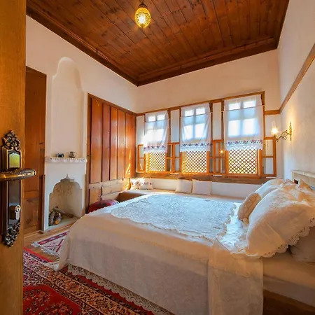 Meymune Valide Konağı-2