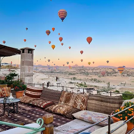 Seki Cave Hotel, Wake Up To Hot Air Balloons-3