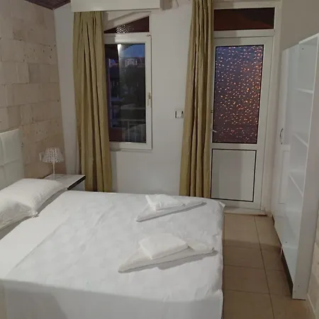 Safari Suit Hotel , Side-3