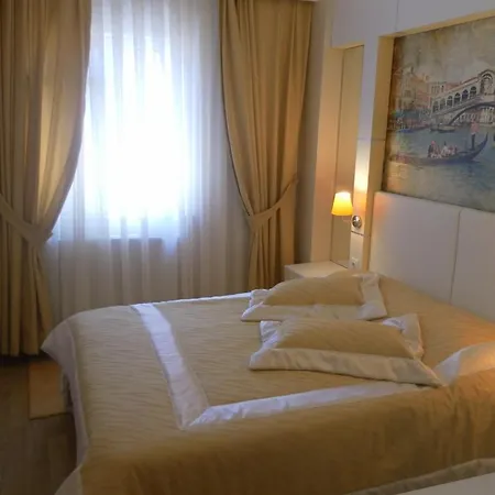 Hotel La White-3