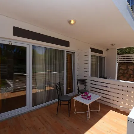 Neruda Hotel-2