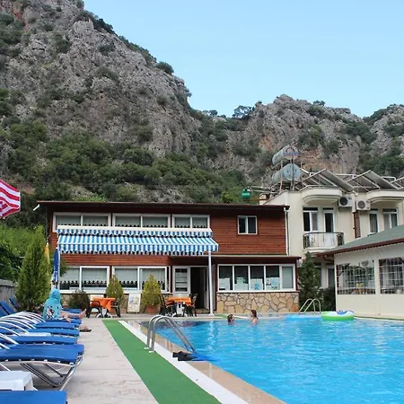Canada Hotel & Bungalows-3