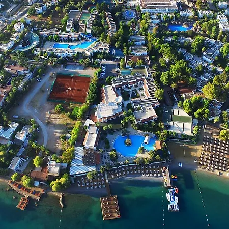 Izer Hotel Beach Club-3