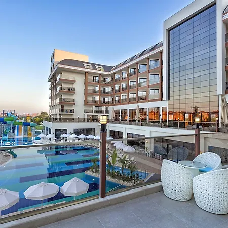 Glamour Resort & Spa-2