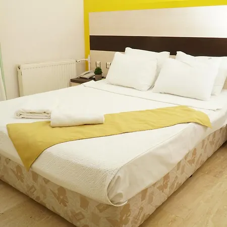 R+ Hotel By Rooms-3