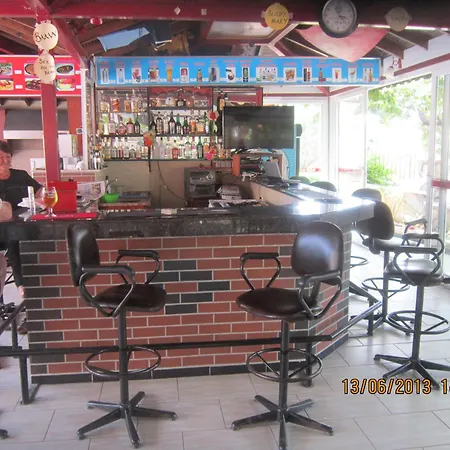 Red Rose Hotel-2